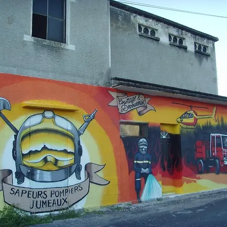 Le Bravard Отель Jumeaux