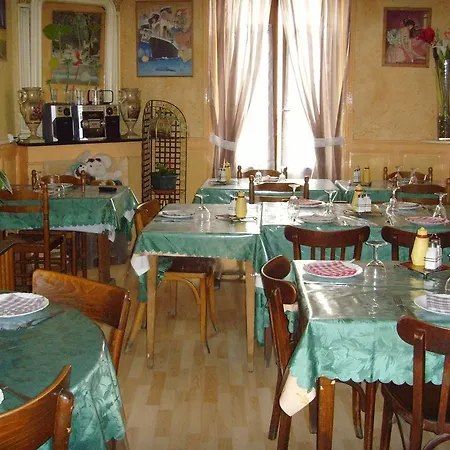 Le Bravard Отель 3*