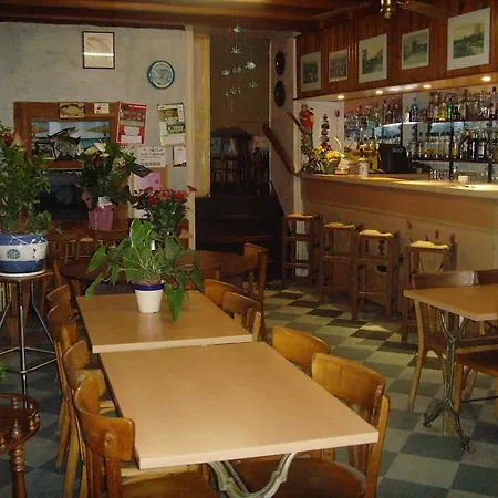 Le Bravard