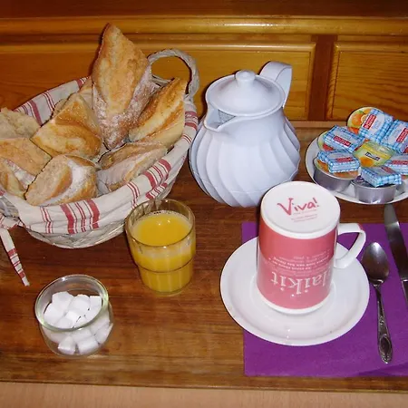 Le Bravard Отель 3*