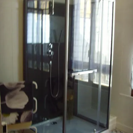 Le Bravard فندق 3*