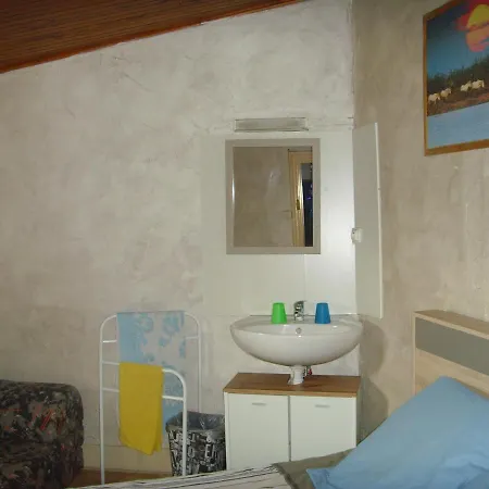 Le Bravard فندق Jumeaux