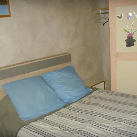 Le Bravard فندق 3*