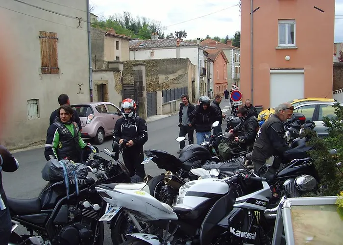 Le Bravard Отель 3*